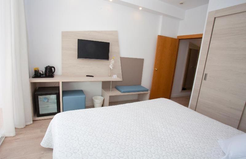 Hotel Palia Las Palomas Torremolinos Oda fotoğraf